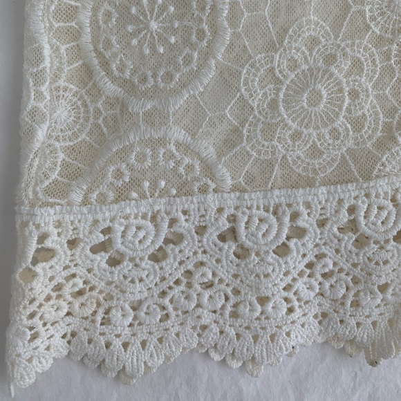 Cropped lace tank top - Picture 2 of 4